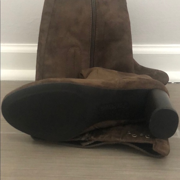 Women’s Brown Boots NEW WITH TAGS - Picture 2 of 3